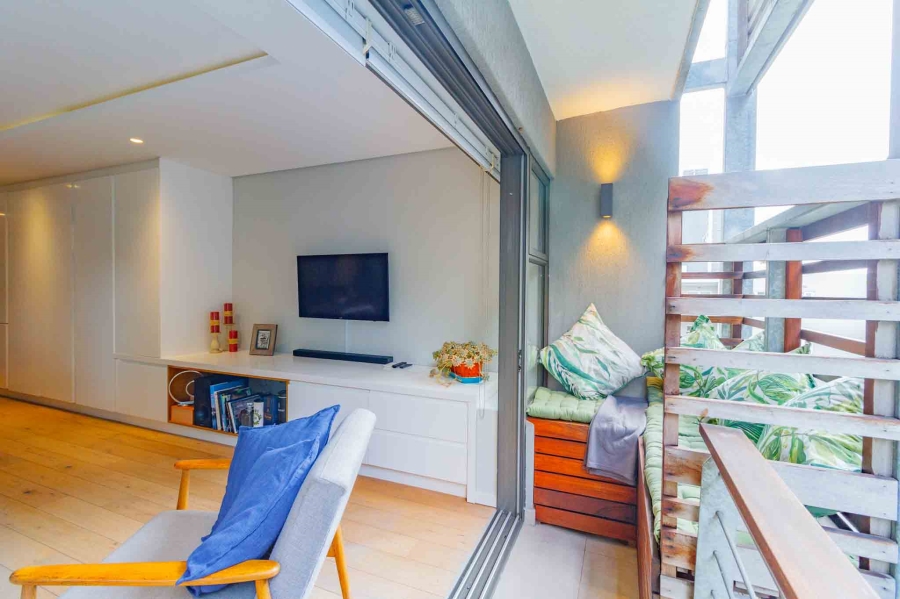 To Let 1 Bedroom Property for Rent in Sea Point Western Cape